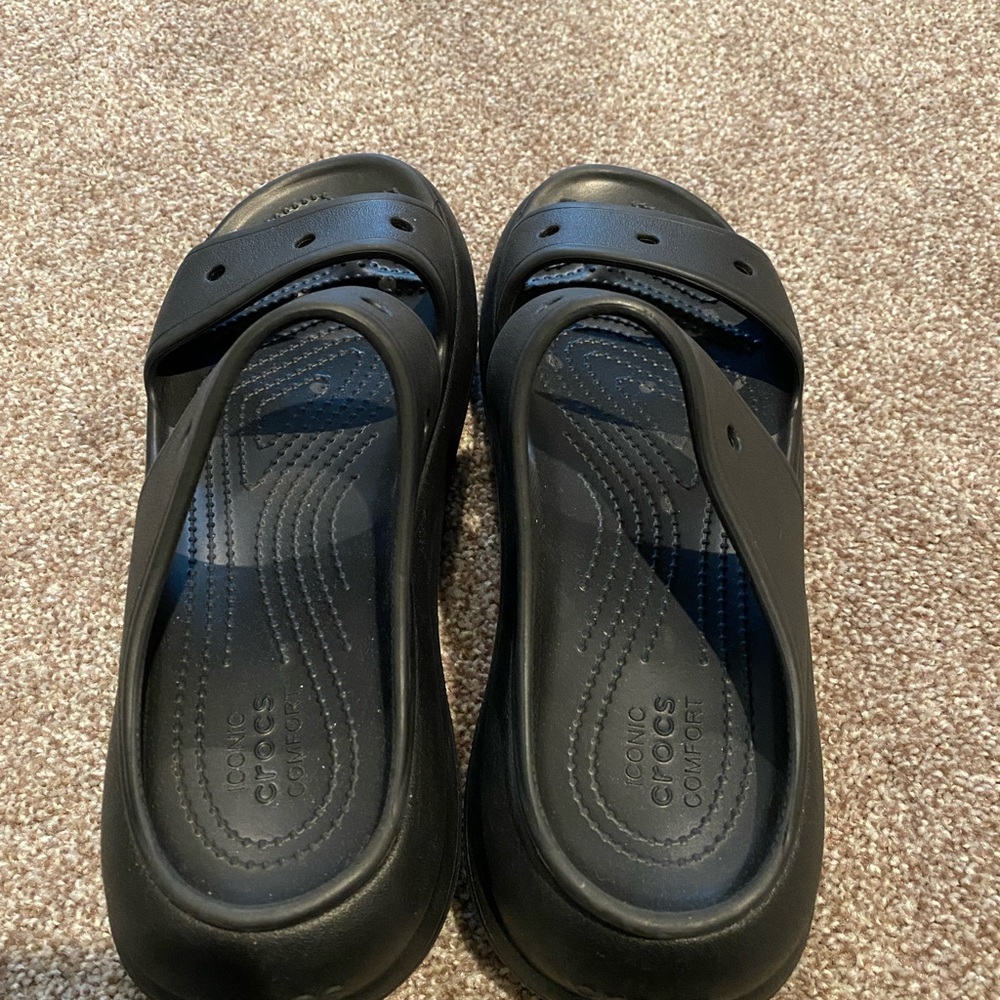 NWOT Ladies Crush Sandal Crocs size 10 - Picture 3 of 6